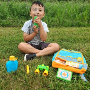 Melissa & Doug 40801 - Zestaw 23 częściowy małego podróżnika - Let's Explore